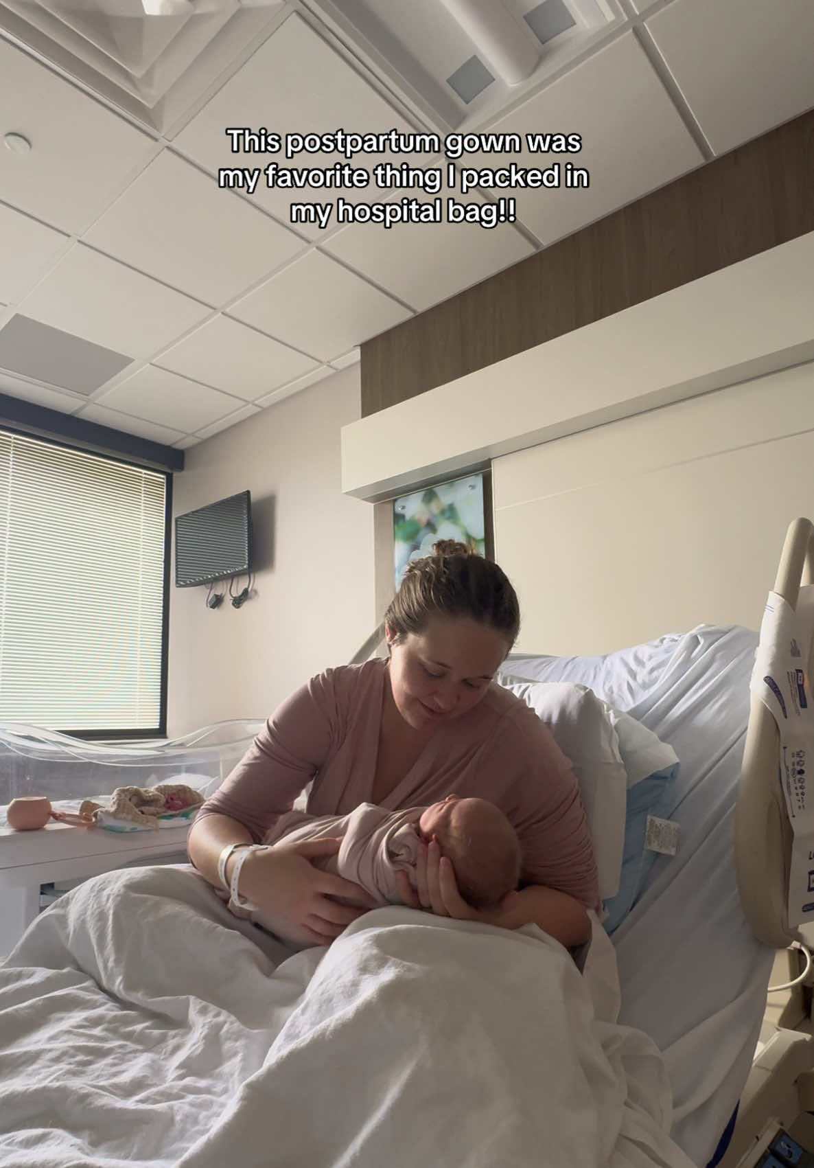 I’m even wearing this gown at home now for pjs!! It’s so comfortable! #hospitalgown #postpartum #laboranddelivery #pregnancytiktok #hospitalbagessentials #laborgown #pregnant #pregnancy #pregnantlife #pregnancyjourney #pregnanttiktok #postpartumgown #hospitalbirth #birthmusthaves #givingbirth #hospitalessentials #laboranddeliverygown 