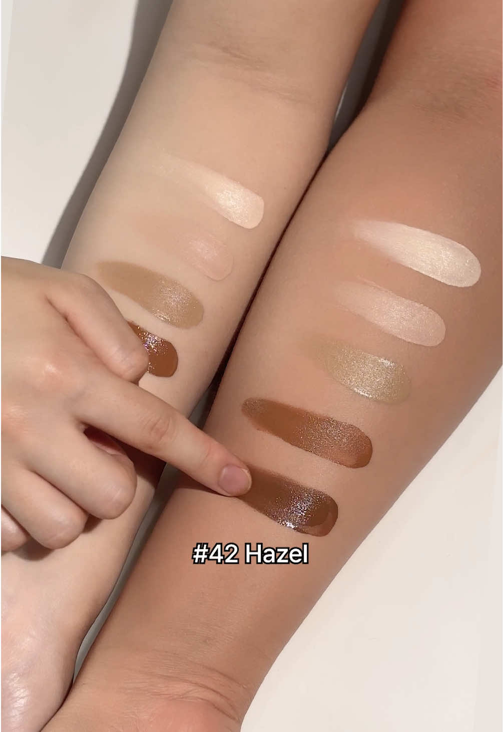Same shade, two girls, different undertones ✨ Me and my bestie learned we can’t share a base, but we still share everything else #espoir #kbeauty #espoircushion #fullcoverage #cushionfoundation #fyp 