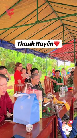 Hôm nay chú Hiệp mệt lắm ạ.Chú bị đau chân nên được cho ra ngồi nghỉ trước .Làm người nổi tiếng khổ lắm,nghỉ xíu mà cứ bị vây quanh🥹#lehoanghiep  #xuhuongtiktok #a80