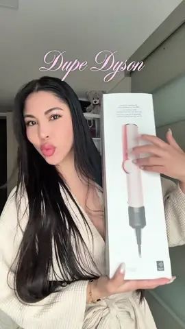 Amando mi nueva adquisición 🙂‍↕️ ustedes querían saber mucho! En mi insta les dejo el datito de la compra 🩷 #dupedyson #dyson #dysonairstraight 