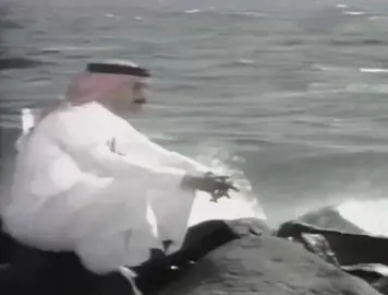 فــرقـتـك عــزت عــلــيـا  صــرت بـيـن أهــــلــي غــرييــب !! واللي هــونــهـا عــلــيـا  وعــد تــرجــع لـي قــريــب ؟ #عباديات #عبادي_الجوهر #السعوديه #عود #اكسبلورexplore 