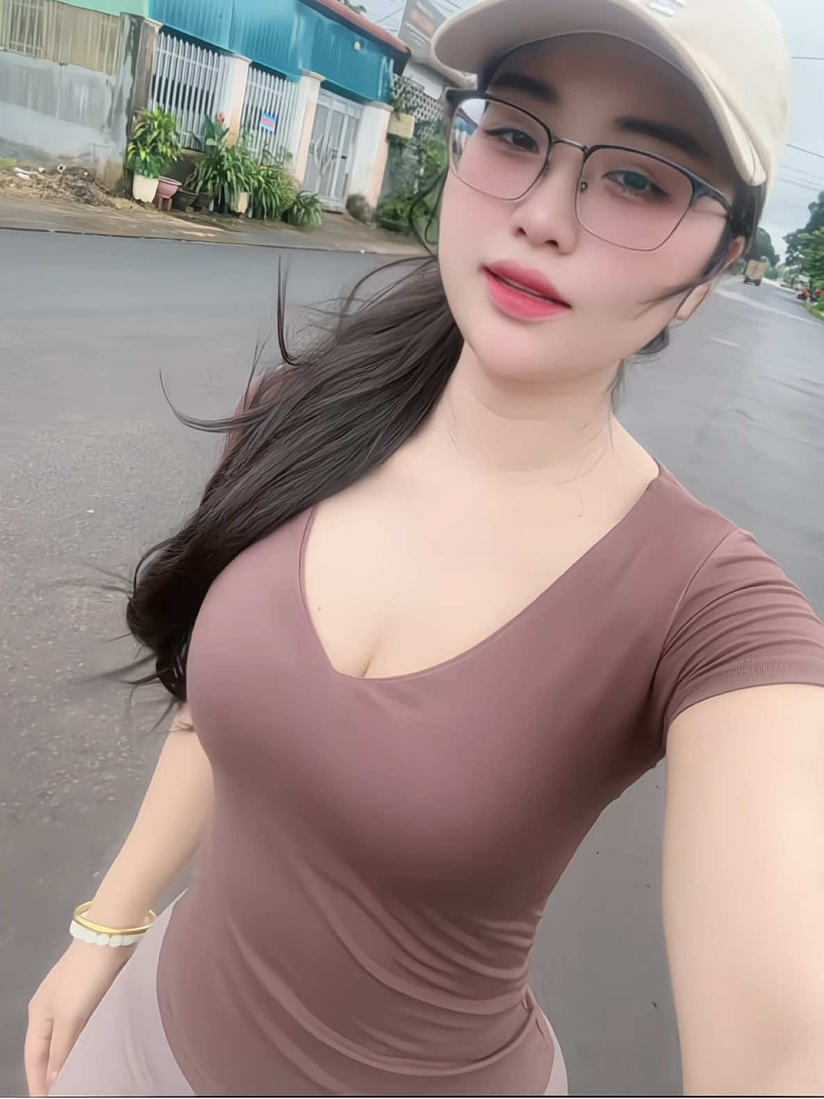 “Khi người khác không thể làm tổn thương bạn, họ sẽ làm tổn thương danh tiếng của bạn trong mắt người khác.” Hẹ hẹ
