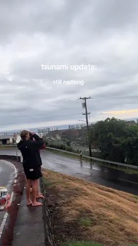 #tsunamiwarning #hawaiitiktok #honolulu #staysafe 
