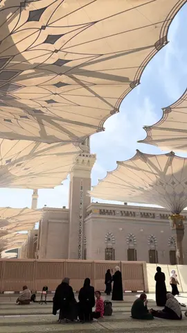Madinah kotanya indah dan tenang. Ingin kembali kesana🤍💚