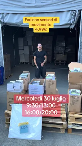 Via macedonia 142 somma vesuviana  . . . #espostore #stock #affare #perte #fyp #dollaro #illuminazione 
