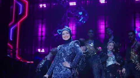 THE NEXT WAVE @ctdk Organizer: Biz Trends @biztmgp Production: Biz Trends @biztmgp SN LEGACY SDN BHD (Event Management) Main Artist: Dato' Sri Siti Nurhaliza @ctdk Project Manager & Show Concept: Rozi Abdul Razak @rozisangdewi Head Of Operations: Ally Azran @ally.aazran Operations assistance & teleprompter: Siti Fairuz @cteafairuz Finance: Asma @sayeasma Liaison Personnel: Nikmiey @_nikmiey_  Guest artist: Hael Husaini Show Director: MonoFi Director Assistant: Mzulfadhli Techical Direct & FOH Sound Engineer : Sunil Kumar  ears2u2_sunil Monitor Engineer: Syafiq Yaacob @apikacang Audio Tech 1: Bernard Gomez Audio Tech 2: Kelly Tan Lighting Director: Imal Nasir @imal_nasir LED Graphic Designer: Rasa Film @rasafilm.co VJ Graphic: Fareez Sulaiman @fareezsulaiman_ Music Director / Piano: Aubrey Suwito @aubrey_suwito Keyboards: Jason @jason_lim95 Percussion: Pa’ang @paangzaman Guitar: Nan Alias @aznanalias Guitar: Marcus @marc_guitarman Bass: Gideon @gideyo Drums: Sotong @cincinpergibintang BVs: Wardina @wardinalya Mimi @syamimimakhetar Affan @affan.mazlan Saxophone: Kevin Choo Trumpet: Pidot @incekpidot Trombone: Marques @qsoundmusic String Section led by Brian Larson ProTools Operator: Zachary Suwito Band Management: @crankymusic Choreographer: Naim Dancers: Juxt Studio @juxt.studio  Video playback & Videographer: Rasa Film @rasafilm.co  Lyrics Operator (Audience): Syazwan Nizar Photographer: Zaaim Hariz @thankyouhariz &  Muhammad Rizuansyah @rizuansyahhh Make-up: Epie Temerloh @epie_temerloh Designer: Ashraffzainal, Ezuwan Ismail, Samm Republic @ashraffzainal @ezuwanismail @samm_republic  Hijab stylist: Nana @farahdinana #thenextwavesitinurhaliza 
