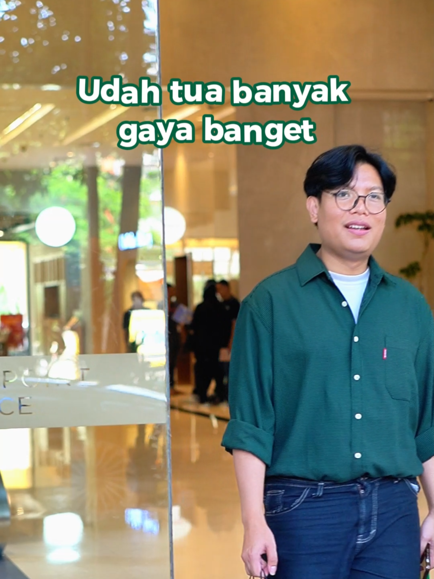 Udah tua banyak gaya, karena selalu minum Anlene Gold 5X dua kali seminggu! Tetap aktif, tetap bergaya, dan tetap sehat di usia senja! Dengan kalsium, kolagen, dan protein, tulang dan sendi tetap kuat buat aktivitas tanpa batas 💪 #Fonterra #jagasehatmu #anlene #anlenegold #TulangKuatGayaJalanTerus #AktifDiUsiaSenja #SehatBergaya
