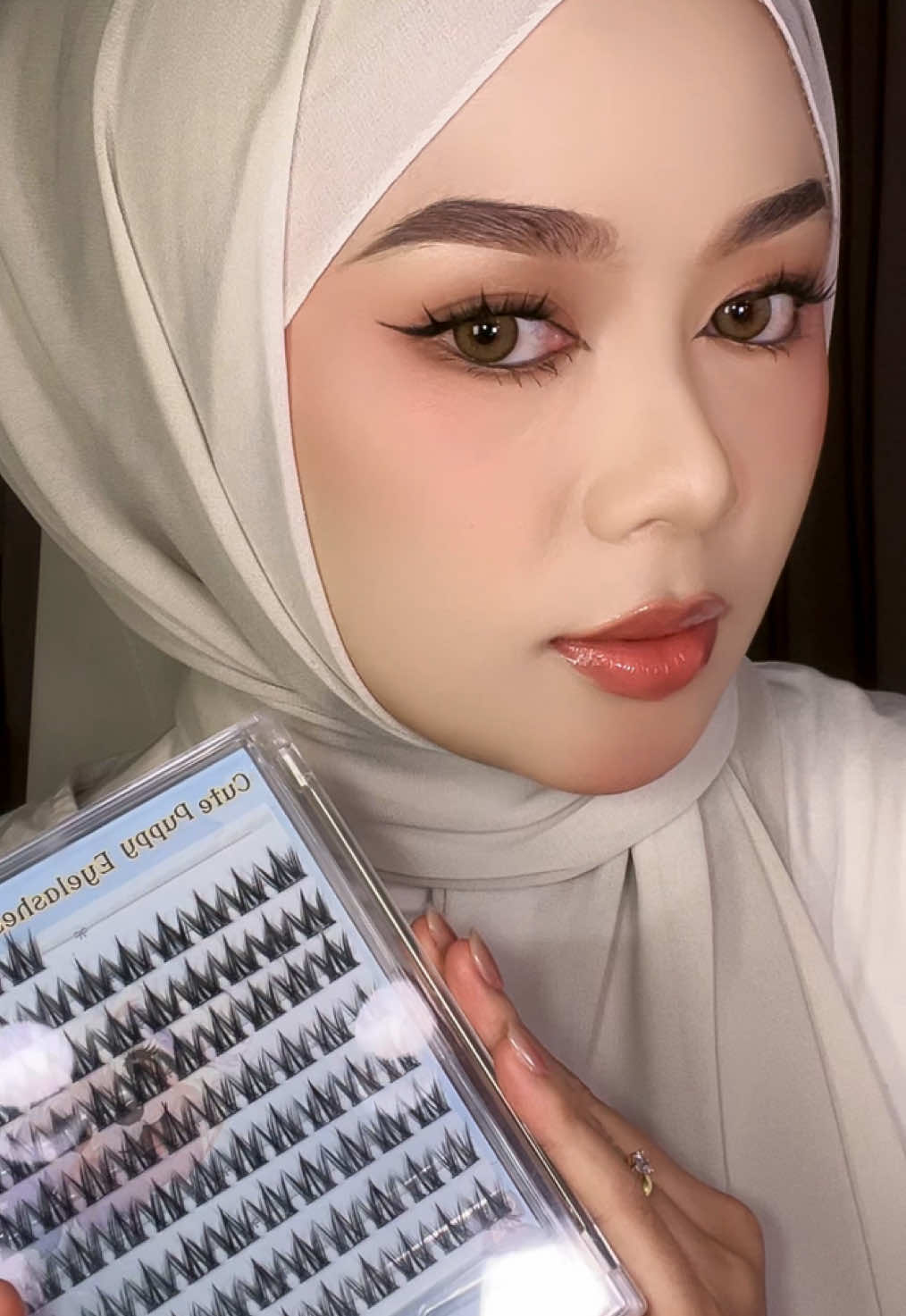 Love my eyelashes so much ! 🥹🤍 Dahla murah, free tweezers pulak tu !  #clusterlashes #gecomo #fyp 