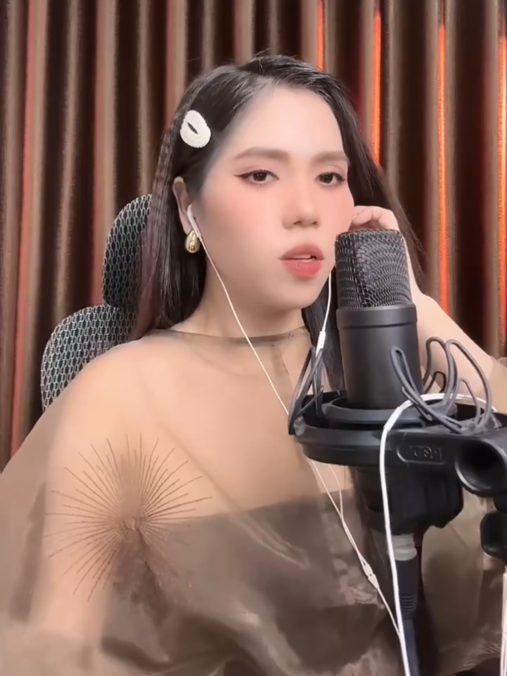 Đừng Xa Em Đêm Nay - Lan Vy ( Cover ) Sáng Tác : Đức Huy #dungxaemdemnay #lanvy #lanvycover #lanvymusic #dcbeauty 