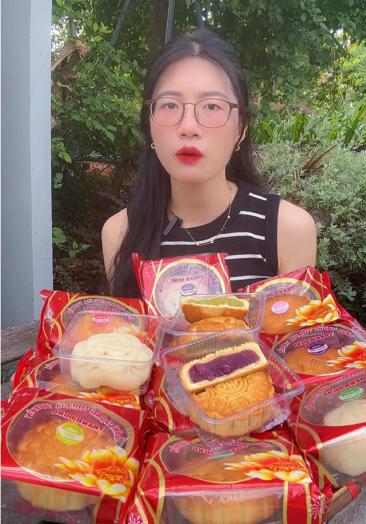 Combo giá hời cho Các Bác săn nhé! 😍😍😍 #huyenbanhtrungthu #xuhuong #food #banhtrungthutruyenthong #banhtrungthu #banhtrungthuthanhdung #snackcake 