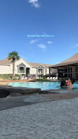 Pool dazeeee 😎❤️ #Summer #summerdays #pooldays 