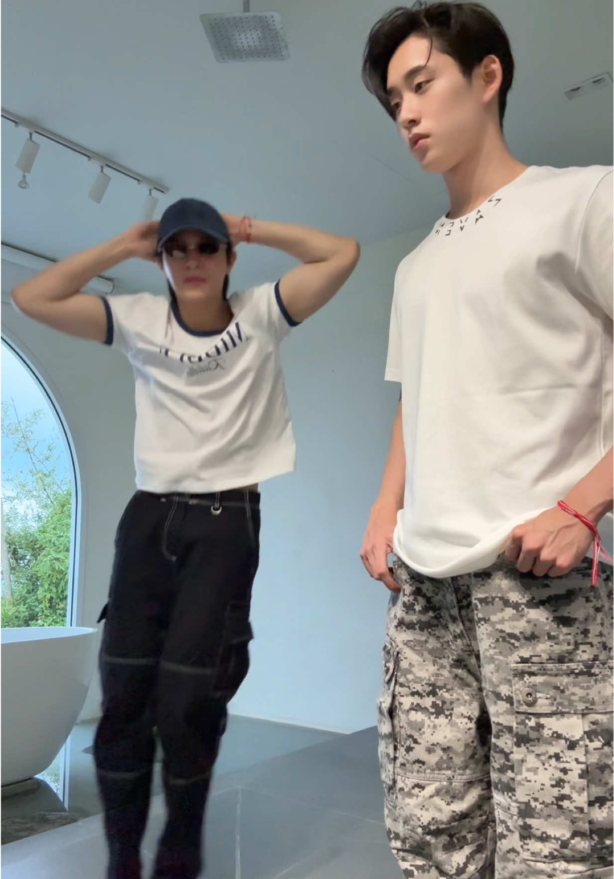 ท่าเต้นอะไีรอะ...🤨