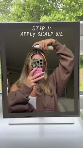 That easy you can do it with one hand 🫰🏽P.S GET A FREE FULL SIZE OIL ALL PAY-WEEK.  #hairtutorial #pov #scalpoil #hairstyle #clawclip 