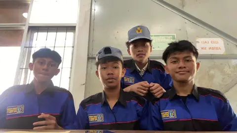 pelositi dulu gesss✌🏻😙✌🏻#stemdaboys #xdpib2#smkn7surabaya 