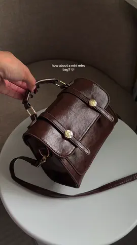 look how it fits all the stuffs i need! I’m obsessed 😩🤎 #bag #smallbag #crossbodybag #bagforwomen 
