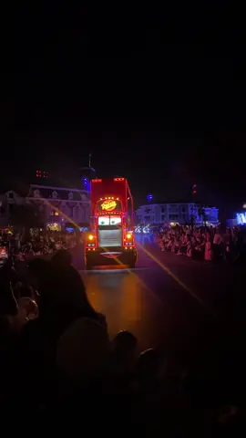 Trai mas sonido el Mack que yo 🔥#fyp #viral #🇲🇽 #disneyland #disney 