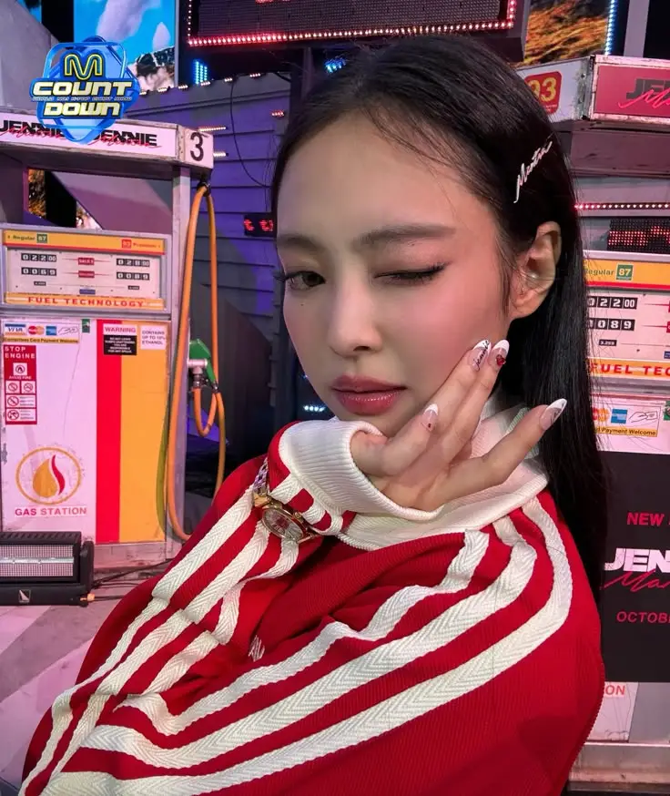 Here are some Jennie pics for your pfp