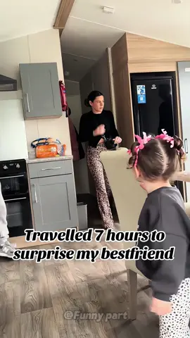 Surprise best friend #fyp #foryoupage #foryou #fypシ #funnyvideos #funny #funnyvideo #surprise 