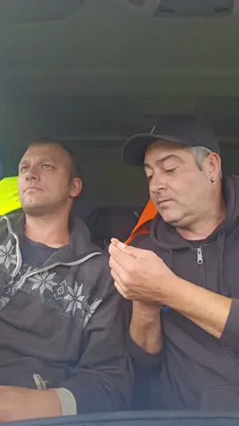 bißchen mehr Mitgefühl bitte 😂😂😂 #fyp #fy #viral #foryoupage #foryou #fypage #funny #fun #comedy #lustig #hardwork #bau #viralvideos #kollege #friends #aua @iss_nich #TeamAsphalbuam 