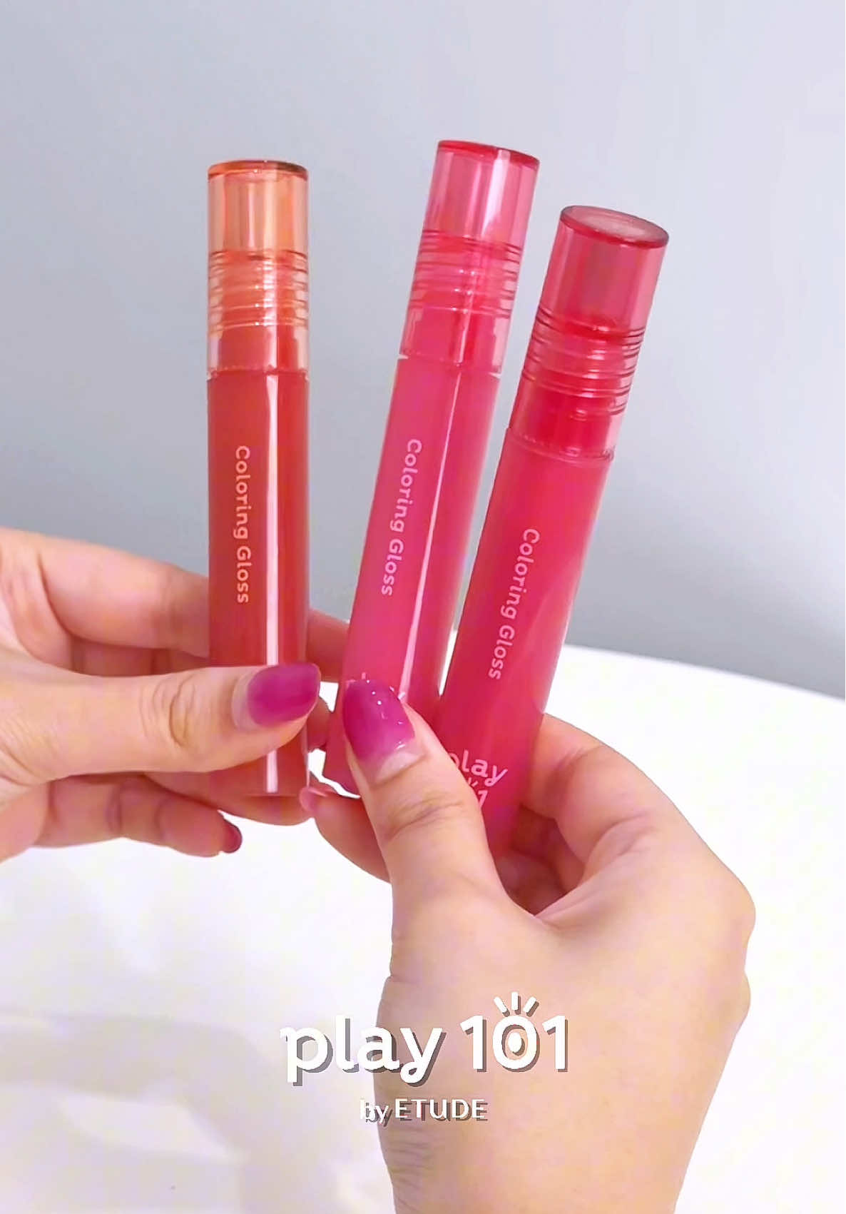 เป็นลิปกลอสสีชัด ที่น่ารักเลยล่ะ ! 🍑💘🍬🍭 Coloring Gloss ✨ PLAY101 🌟🧩💟 กลอสสีแน่น เปล่งประกายให้ริมฝีปากดูอิ่มฟู มีชีวิตชีวา 👄 ยิ่งทาทับ ยิ่งฉ่ำวาว  #ETUDEPlay101 