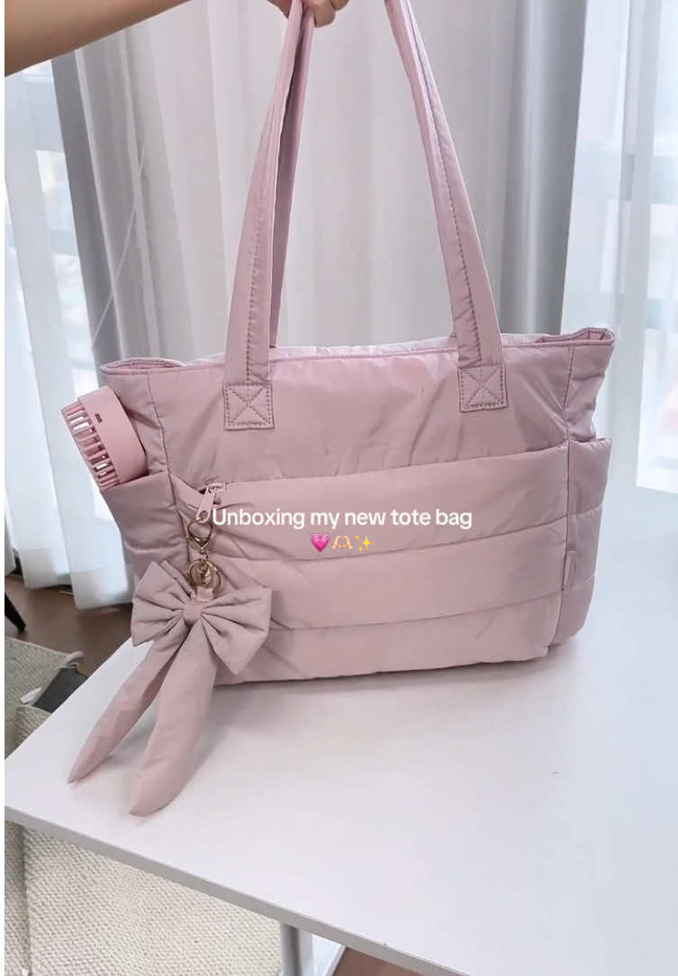 You won't find another pink as beautiful as this one😭😍🫶🏻#bagsmart #bagsmartmy #begmurah #begtangan #totebag 