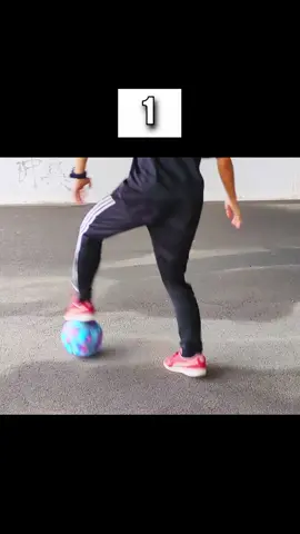 Learn back football skills   #footballskills  #soccerskills #footballskillstraining #soccerskillstraining #ฟุตบอล #ဘောလုံး #sepakbola