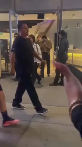 A better video of Damiano leaving Grammy Museum last night!! #damianodavid #grammymuseum #funnylittlefears #artist #performer #solo #🇺🇸 