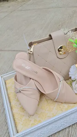 tas dan sandal sering kita temui di barang seserahan  #tas #sandal #fyp #enji #tasenji 