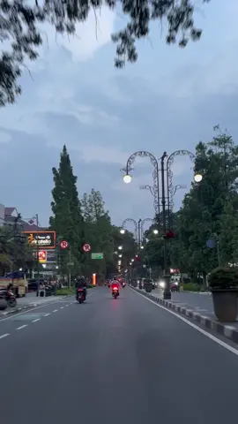 Vibes Dago Bandung  #Bandung #bandungvibes #jelajahbandung #dago #fyp 