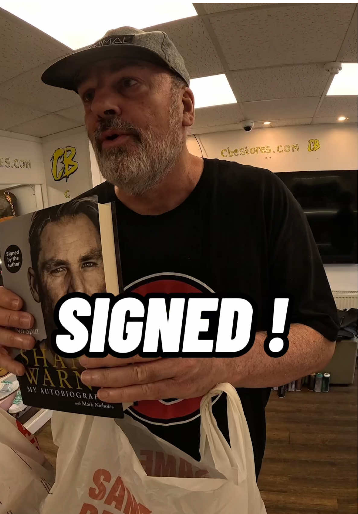 Signed memrobillia💰 ➡️cbestores.com⬅️