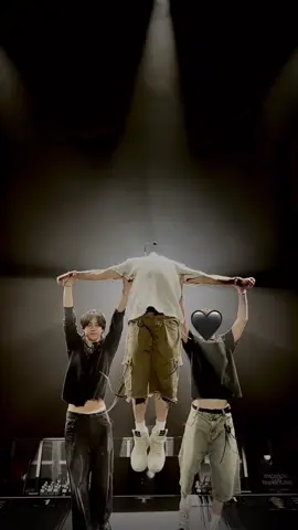 on a whole‘nother level🕊️🕊️ #andTEAM #EJ #NICHOLAS #TAKI #MAKI #nicointheair #legendssayhesstillflying