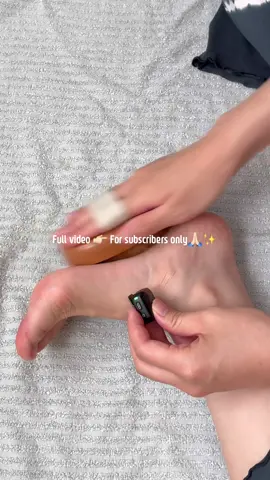 Foot sounds #asmr #footasmr #aliceyoga 
