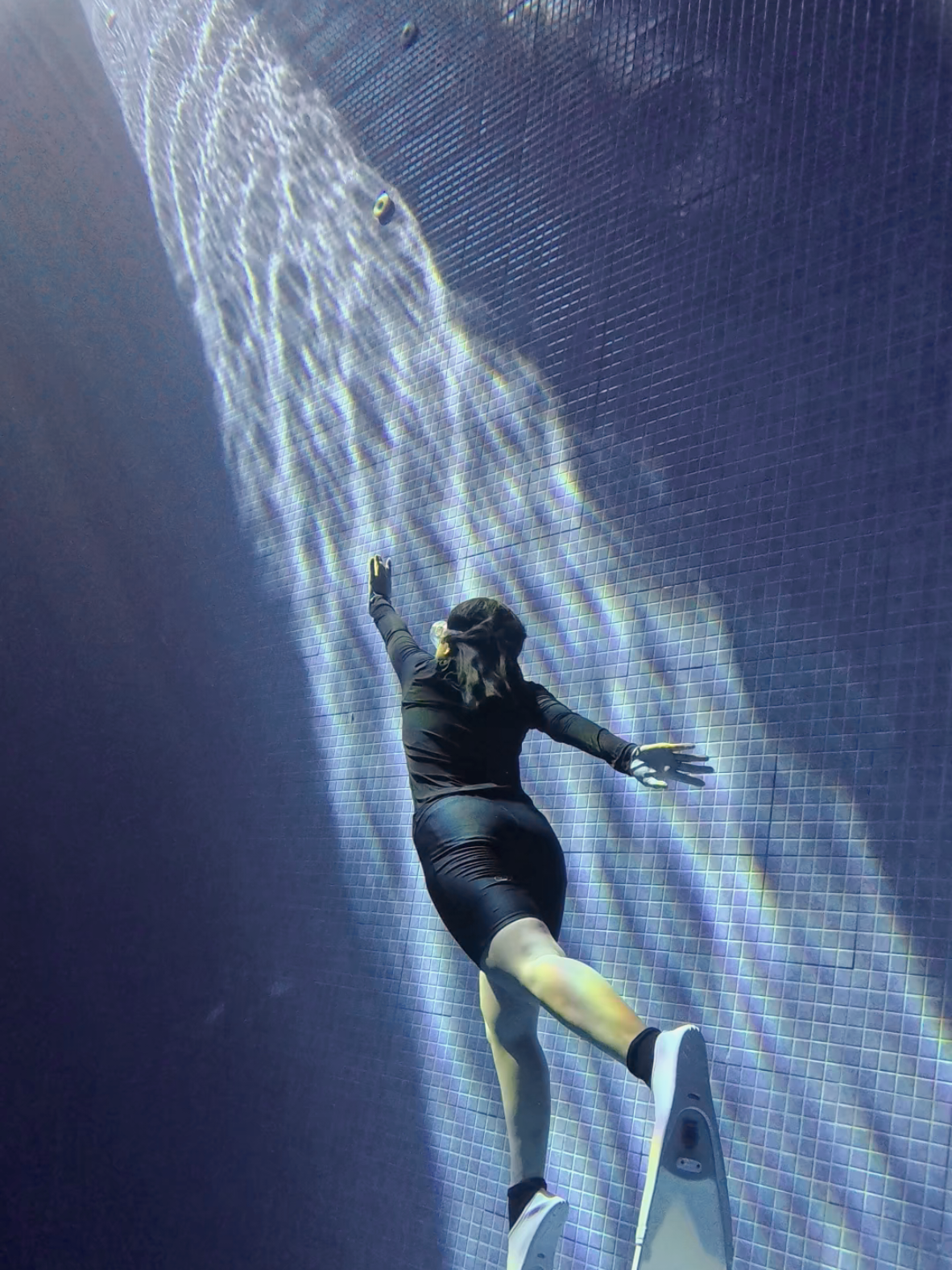 Freediving itu membuat kita agar lebih mengenal diri sendiri, batasan-batasan terhadap hal sekecil apapun yang menjadi hambatan perlu di eliminasi. rasa takut karena ga nyaman, takut gagal, rasa takut karena trauma. semua feel ga nyaman itu, kalau kamu bisa lepaskan saat kamu dive. Pasti dive mu akan lebih banyak improve, lebih tenang dan lebih menikmati waktu di dalam air. #freedive #nusantarafreedive #freediveindonesia #freediving #sepupu_aquaman 