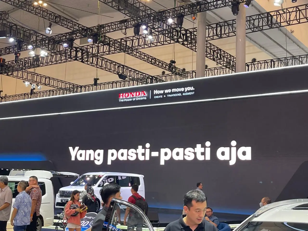 Jangan hanya karena fomo kalian dibikin parno😋 Yang pasti-pasti aja😅 #lewatberanda #fyp #honda #giias #2025 #farhanhondaofc 
