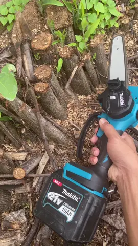 Máy cưa gỗ Makita chạy pin cầm tay nhỏ gọn cưa ngọt #xuhuong #maycuagocamtay #maycuapin 