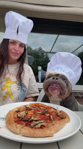 Mama Mia! Pizza date with my bestie Mr. One Toof 🍕❤️ #fyp #foryou #foryoupage #voorjou #voorjoupagina #bundleofbullies #marenraffieodincupcake #marenenraffie #vj 