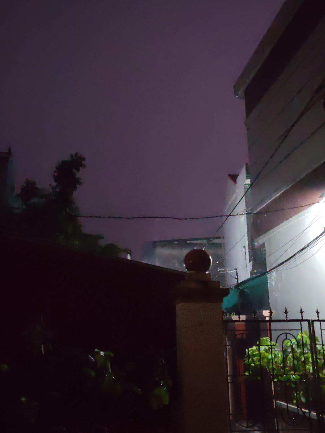 #🥺  Giông lốc.. Sợ quá... Có 5km đi làm về mà gió quật đi như cụ rùa... #xuhuong  #thanhloc  #nammoadidaphat 