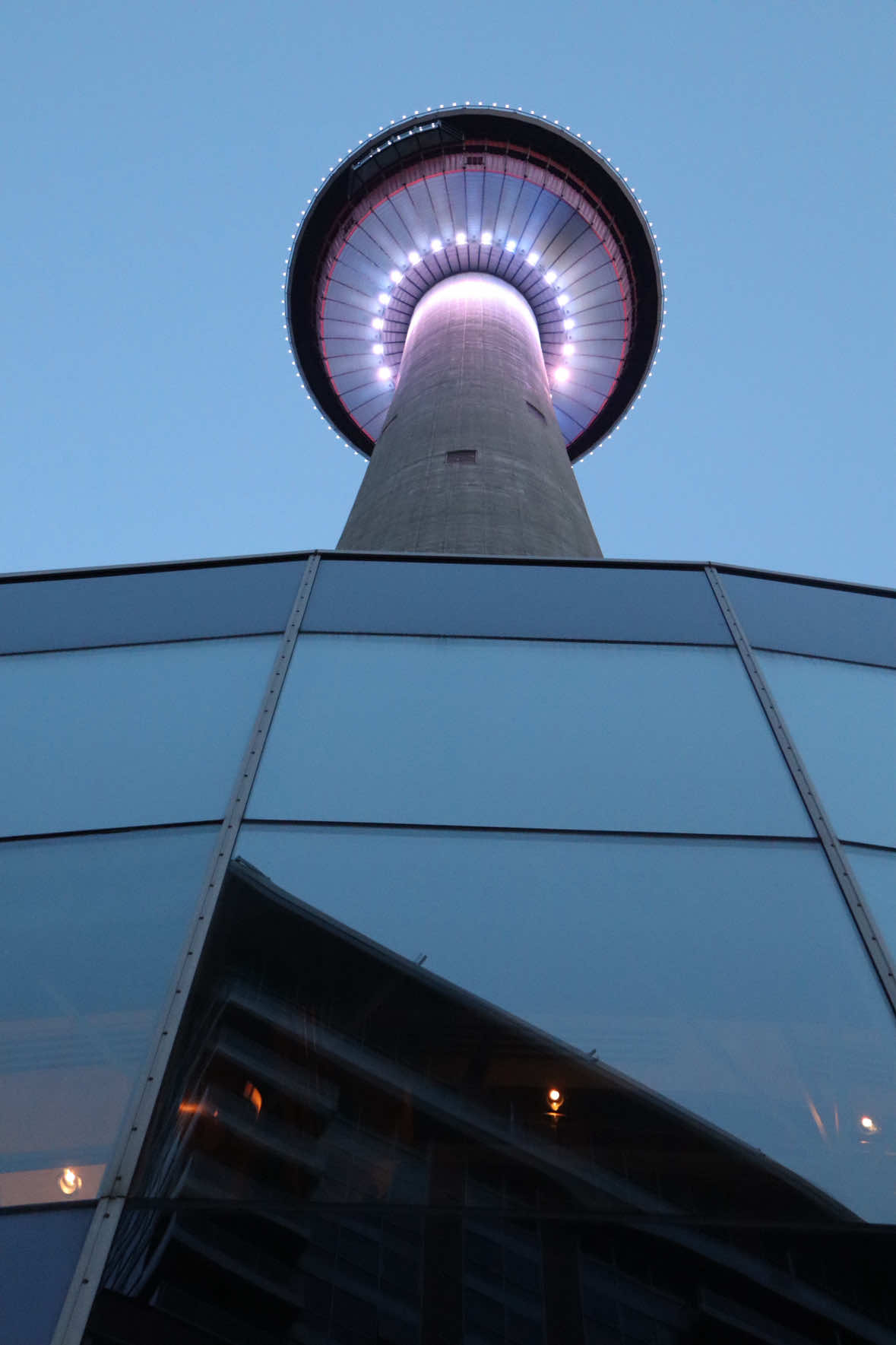 Calgary tower pic 