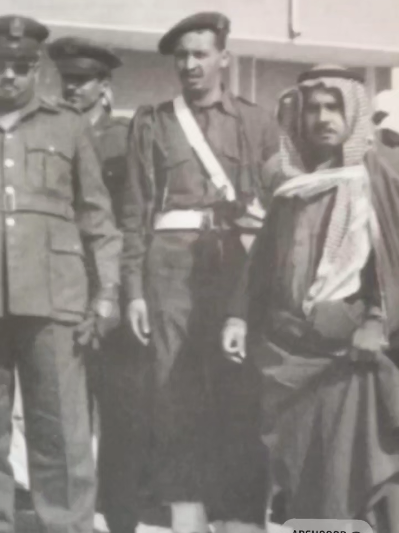 صور منوعه قبل ٥٩ سنه في سكاكا الجوف والاحتفال في اسبوع النظافة  مكان الاحتفال خلف مسجد الاماره بجوار مدرسة العزيزية حاليا محلات الجوالات العقارية  ساعدونا نتعرف على الأسماء  ارشيف الأستاذ إبراهيم خليف السطام رحمه الله  #سكاكا #الزمن_الجميل #قديمك_نديمك #الجوف #التعليم 