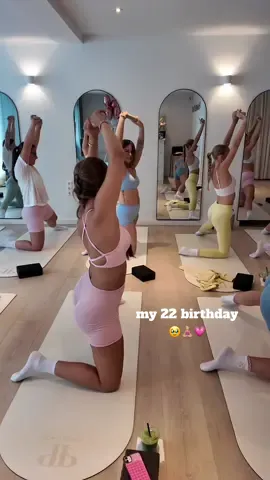Leute wie cool war mein 22ter Geburtstag?!?🥹💗🧘🏼‍♀️ @Pilates.Hannover 