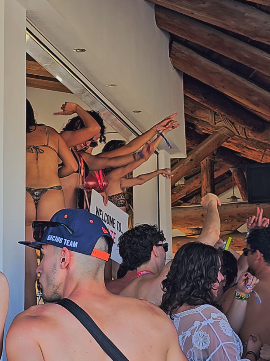 #Zakynthos #Zante#greekislands#travel #dancin 