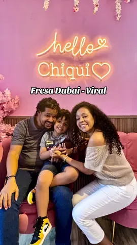 🍓 La viral, la venezolana o la dubai… ¿con cuál te quedas? 😍 Fuimos en familia a Sugar Mommy a probar las 3 versiones de fresas con crema que están rompiendo en redes… y entendimos por qué todo el mundo habla de ellas. ✨ Una más deliciosa que la otra… y sí, Chariel fue el más feliz 😂💕 📍 @Sugar Mommy – experiencia dulce en cada cucharada. 💬 Te leo: ¿cuál se ve más tentadora? #SugarMommyRD #FresasConCrema #PostresVirales #DulceAntojo #FoodieRD #EnFamilia #Foodie    