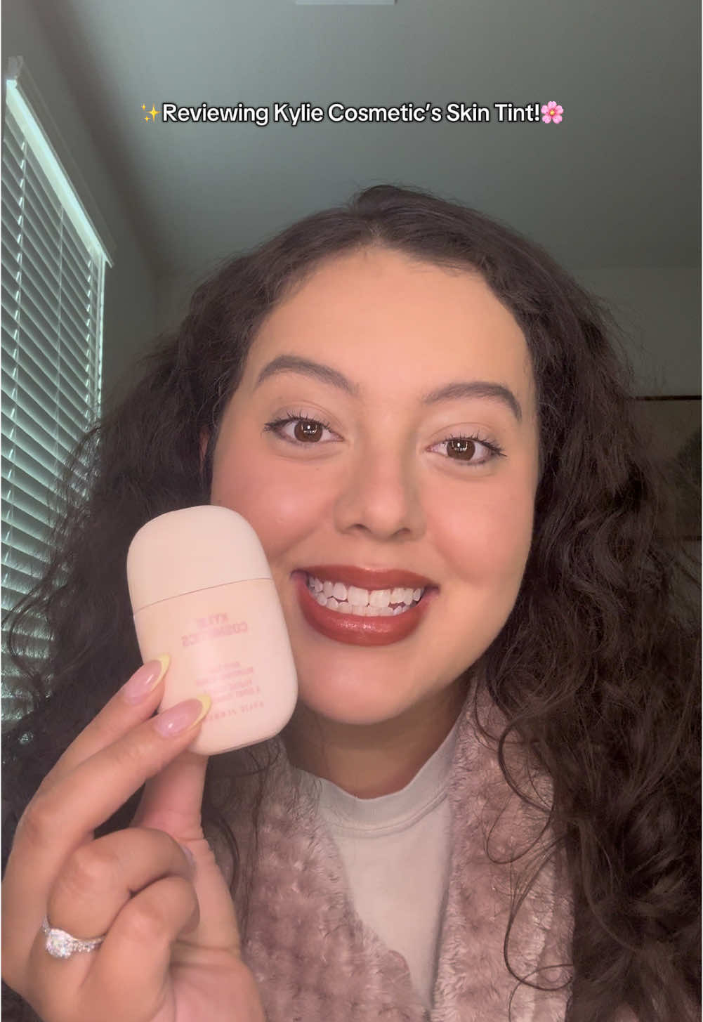 I’m in love with this skin tint now & there’s nothing anyone can do about it 😭💓 @Kylie Cosmetics yall ate with this!!! #beauty #BeautyReview #makeupreview #skintint #kyliecosmetics 