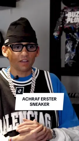 Was war euer erster Sneaker?🤔  @achraf  #achraf #6pm #samirhoma #fashion #streetwearde #streetwear #deutsch #sneaker #style #mode #sneakerhead #sneakers #converse #shopthedrop #interview #fragen #quiz #6pmfestival #baggy #outfitinspo 