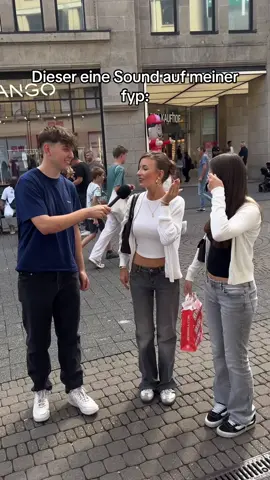 Die Polizisten am Ende 😂 #finnel 