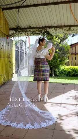 Cotiza con nosotros tu traje para ese momento tan esperado 🌹👰  @velosgabygm sigue la página 🌹❤️