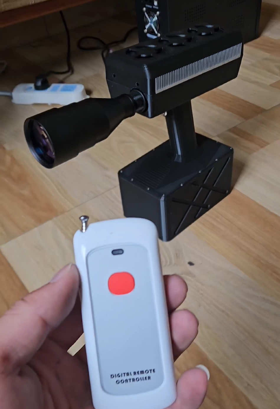 500 Watt laser gun, remote control to break through stakes.#DIY #laser #lasercannon #laserburner 