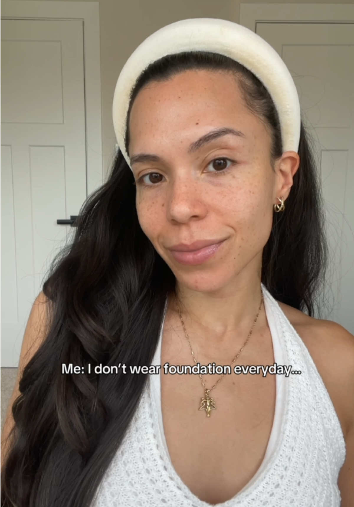 Who needs foundation when you have concealer 😂✨  #makeuptok #beautyhumor #concealerhack #nofoundationmakeup #makeuptutorial #everydaymakeup #relatable #BeautyTok #makeupfails  #funnymakeup 