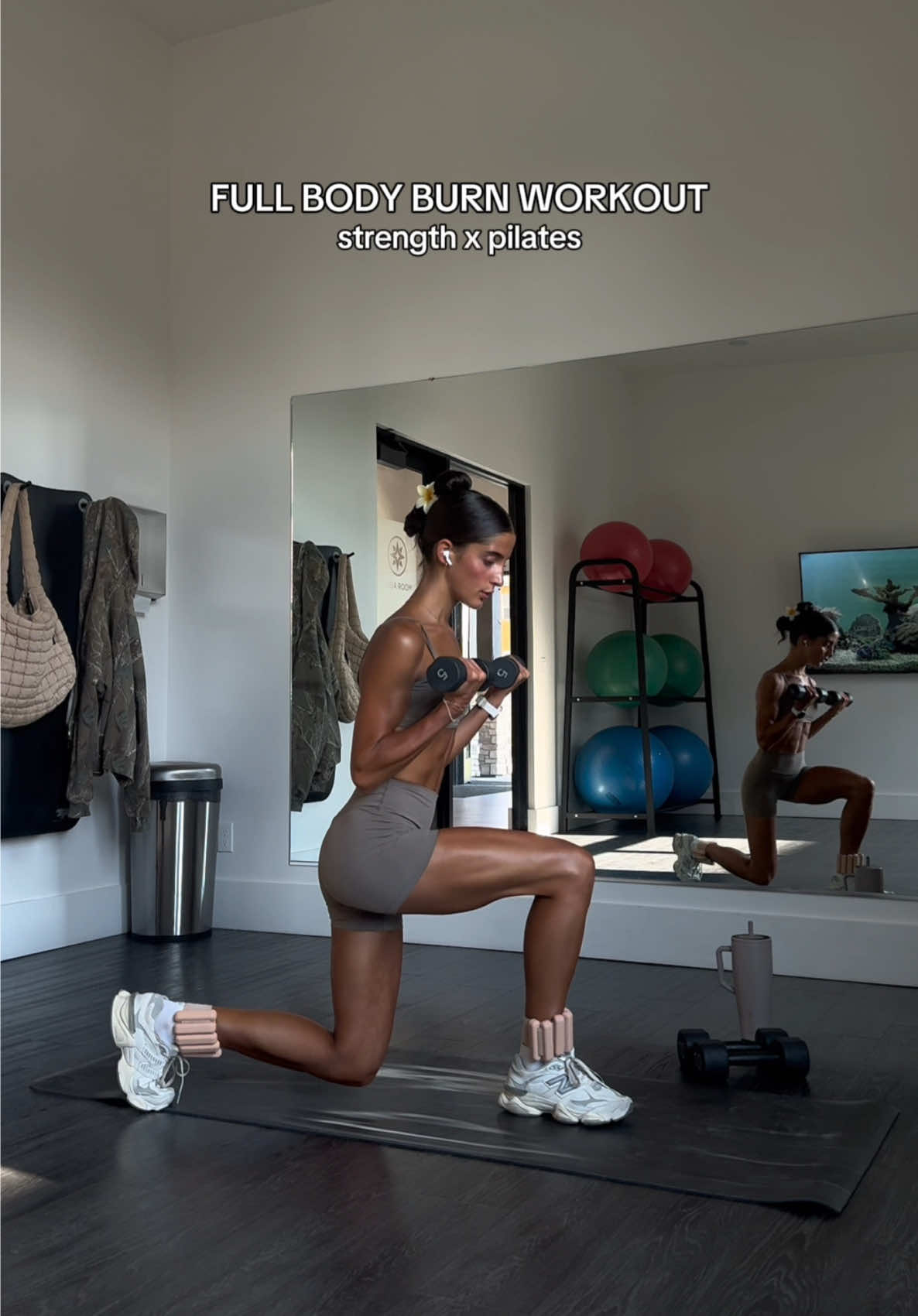 FULL BODY BURN! Details are in my program! Link in bio ✨ #fullbodyworkout #pilatesworkout #fullbodypilates #strengthxpilates #dumbbellworkout #strongandsculpted 