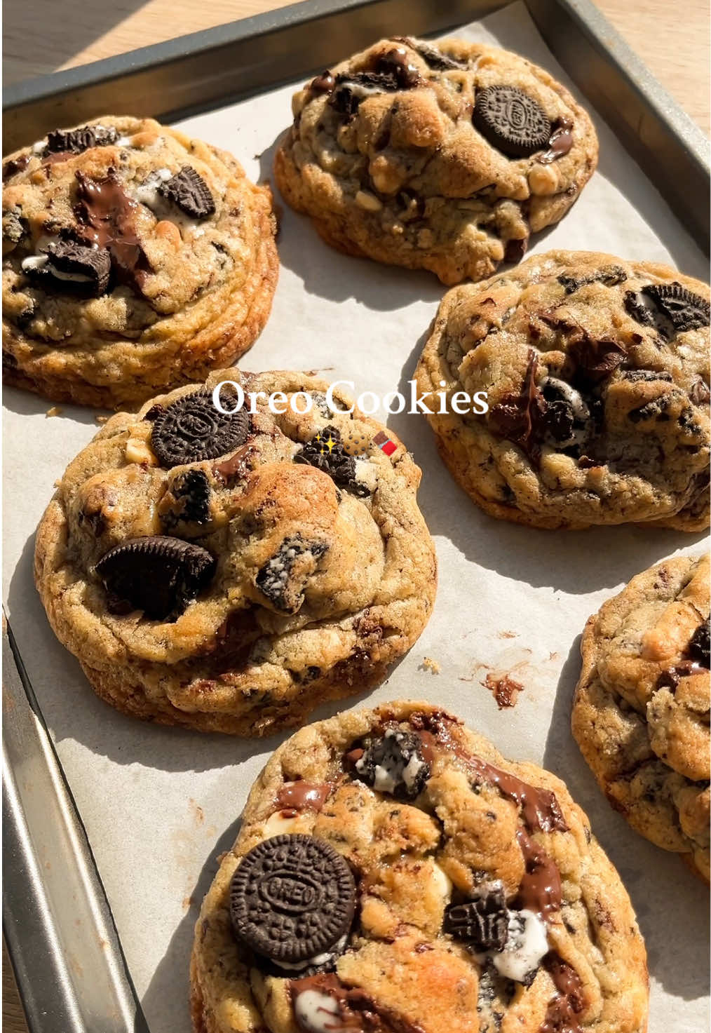 If you love soft, gooey cookies loaded with Oreos… you need to try these 😍  Crispy edges, soft centres, melty chocolate, and crushed Oreos in every bite 🍪 Stacked bakery-style and SO easy to make! (Full recipe on my blog or YouTube – link in bio) 🫶  #oreo #cookies #cookiesandcream #Recipe #baking 